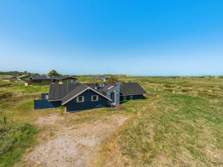 "Henri" - 500m from the sea | Boeken bij Flickmyhouse