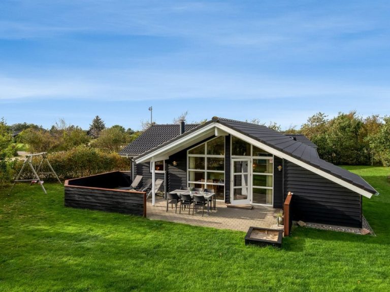 "Lillemor" - 800m to the inlet | Boeken bij Flickmyhouse