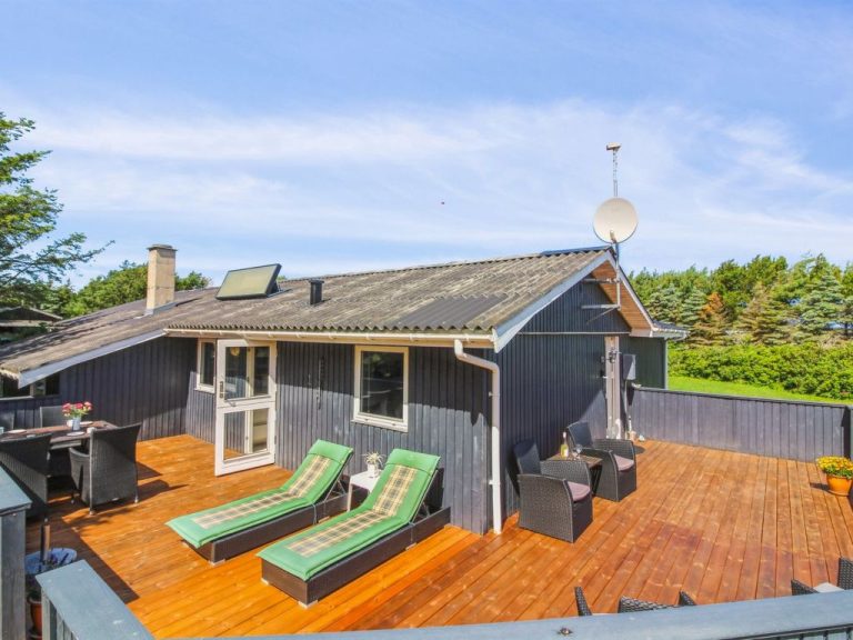 "Wisti" - 600m from the sea | Boeken bij Flickmyhouse