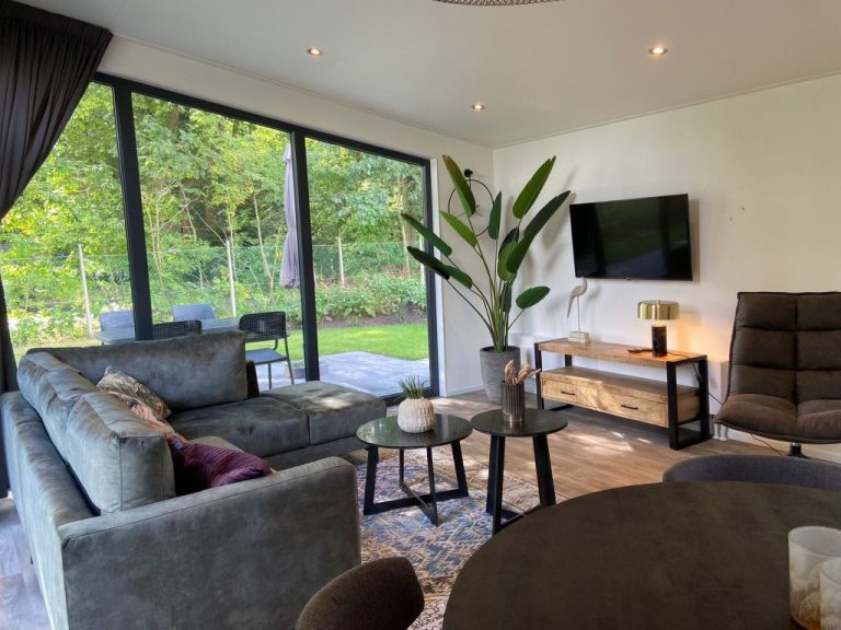 Pavilion Maximaal 4 | Boeken bij Flickmyhouse