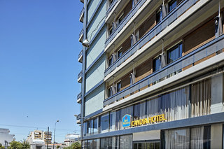Candia hotel in Athene  Verken het comfort en de gastvrijheid van het Candia Hotel in Athene. Geniet van een onvergetelijk verblijf in het centrum van de stad met gezellige kamers