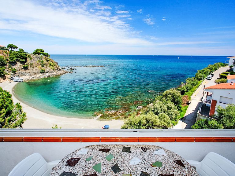 Puerto De La Selva | Boeken bij Flickmyhouse