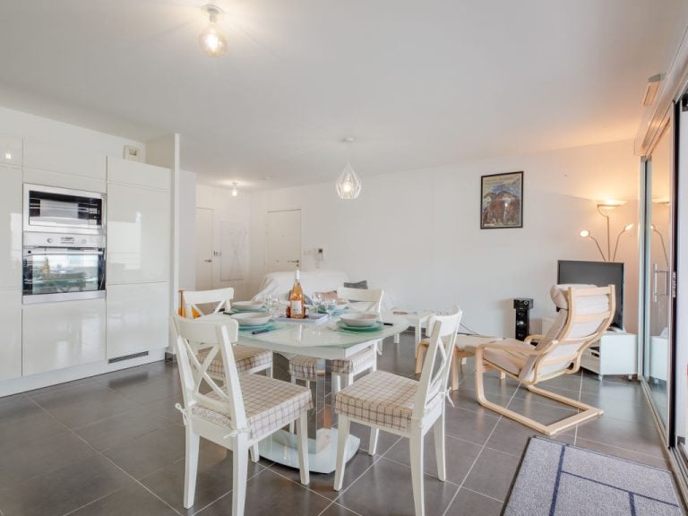 Le Newport | Boeken bij Flickmyhouse