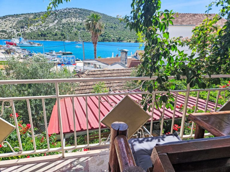 Mirko | Boeken bij Flickmyhouse