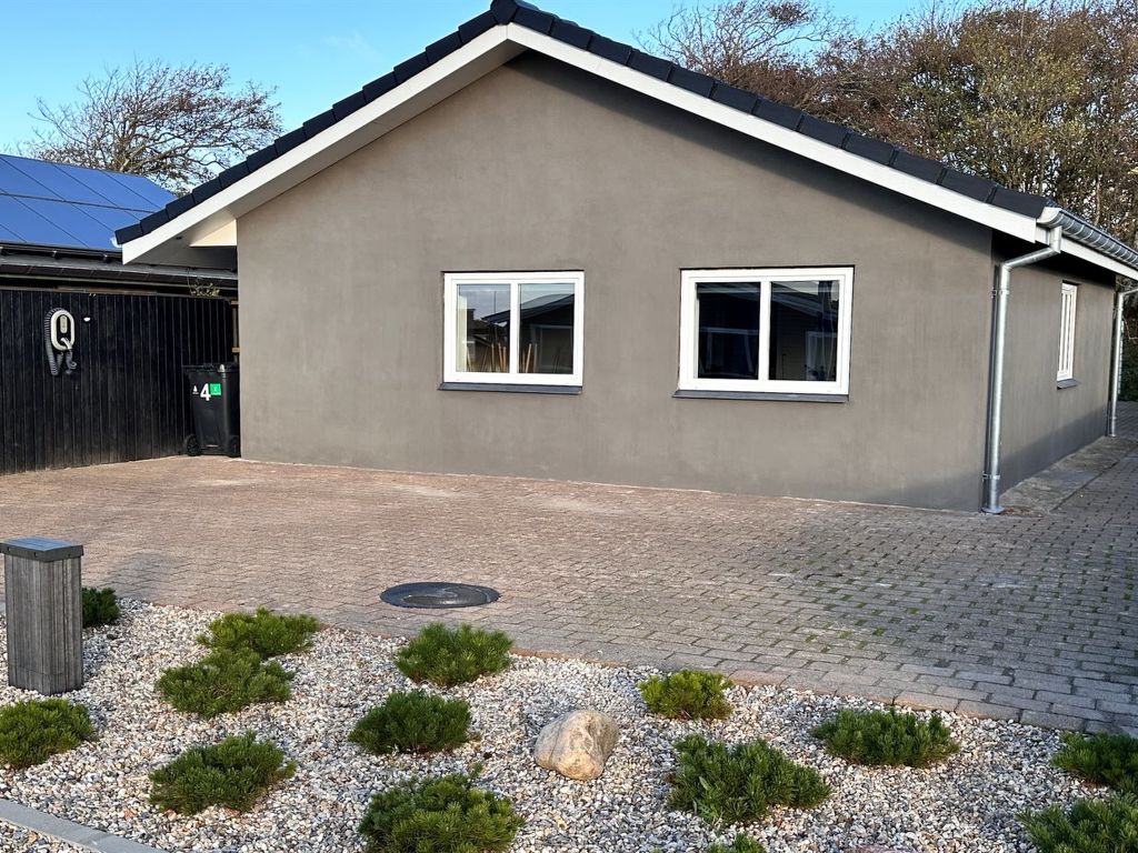 "Eino" - 150m from the sea | Boeken bij Flickmyhouse