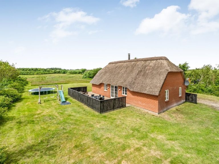 "Birette" - 1.2km from the sea | Boeken bij Flickmyhouse