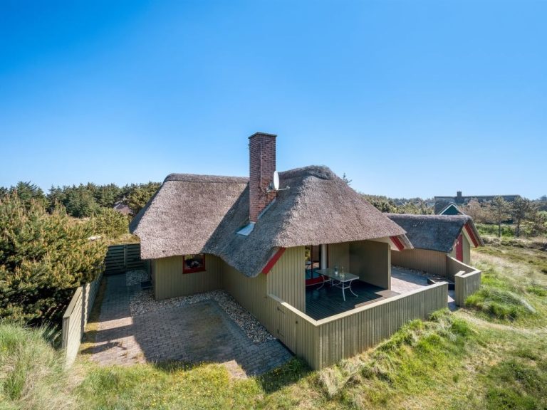 "Folmer" - 700m from the sea | Boeken bij Flickmyhouse