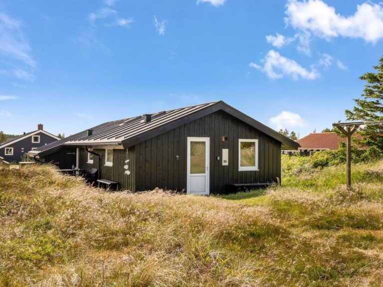 "Suleika" - 900m from the sea | Boeken bij Flickmyhouse