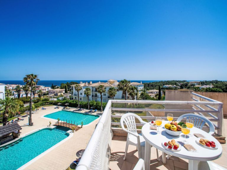 Estrela do Vau Apart. 3 bedroom | Boeken bij Flickmyhouse