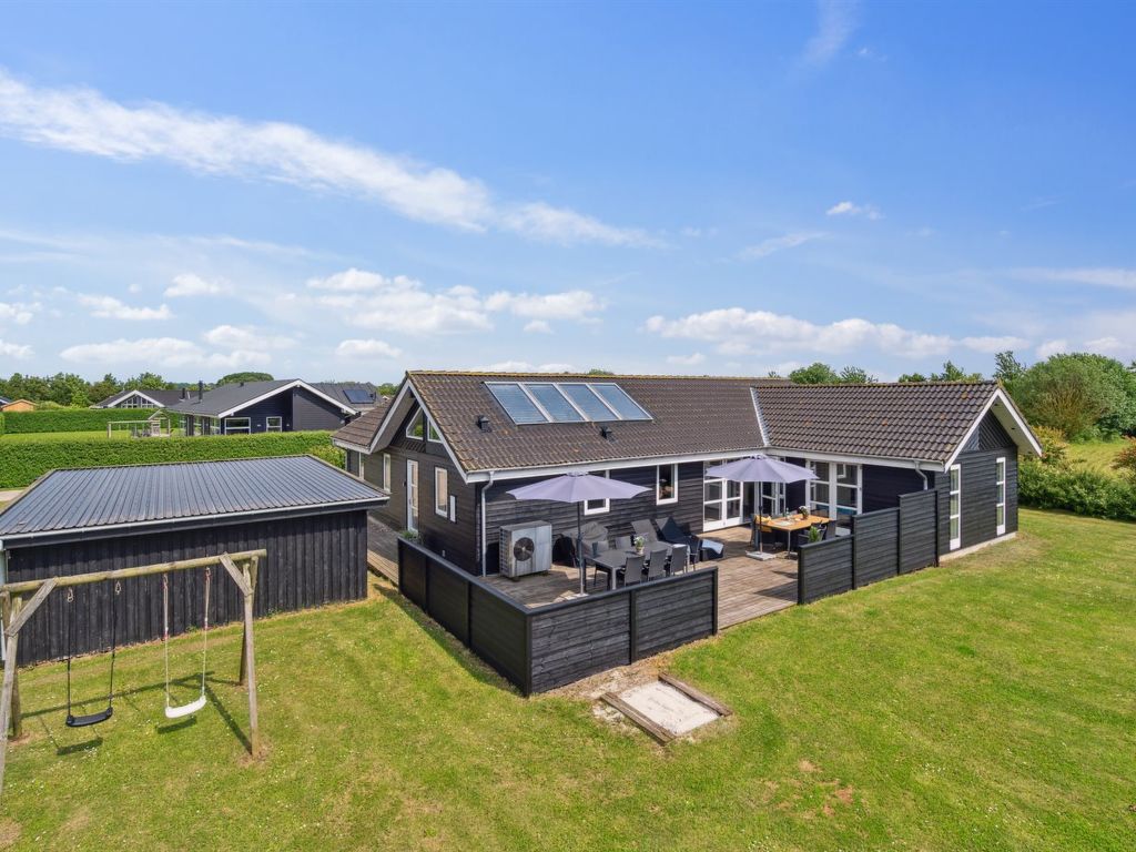 "Hakan" - 900m from the sea | Boeken bij Flickmyhouse