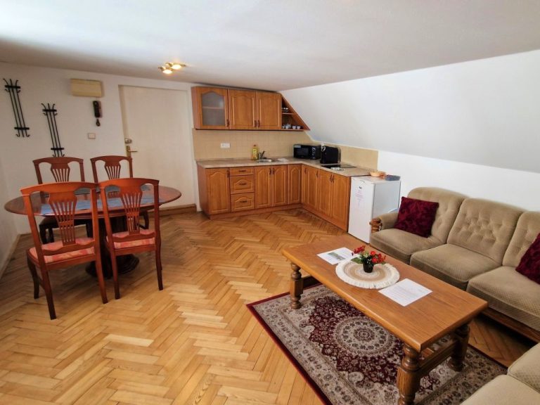 Old Town home | Boeken bij Flickmyhouse