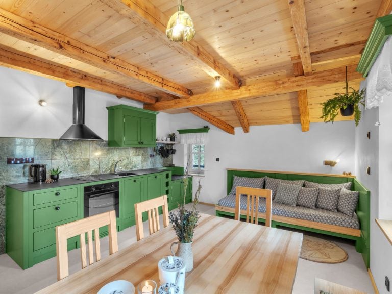 V Mechu | Boeken bij Flickmyhouse