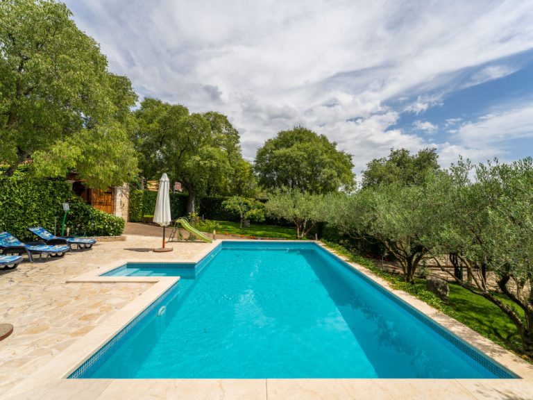 Nataša | Boeken bij Flickmyhouse