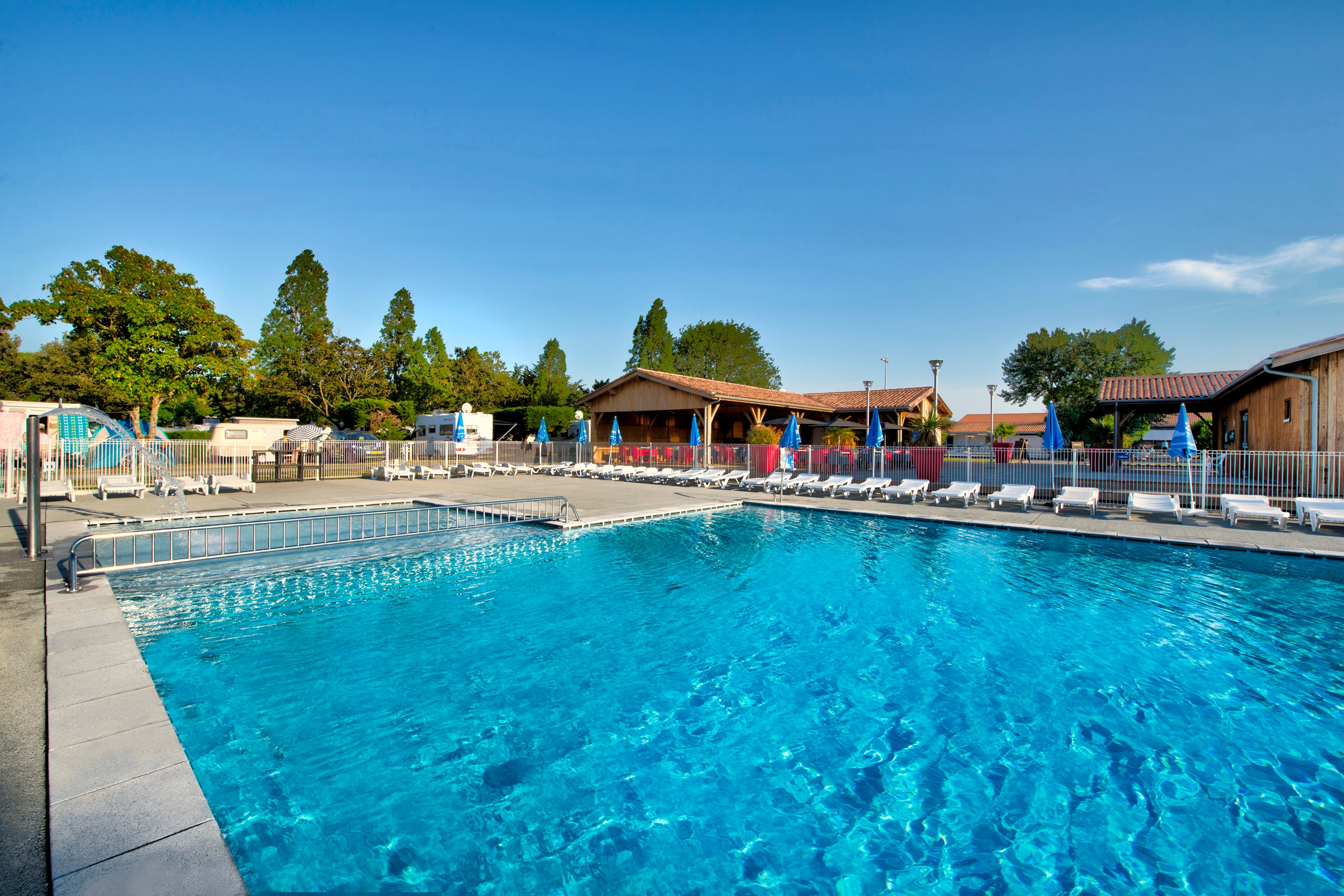 Flower Camping Le Bel Air | Reserveren bij Flickmyhouse