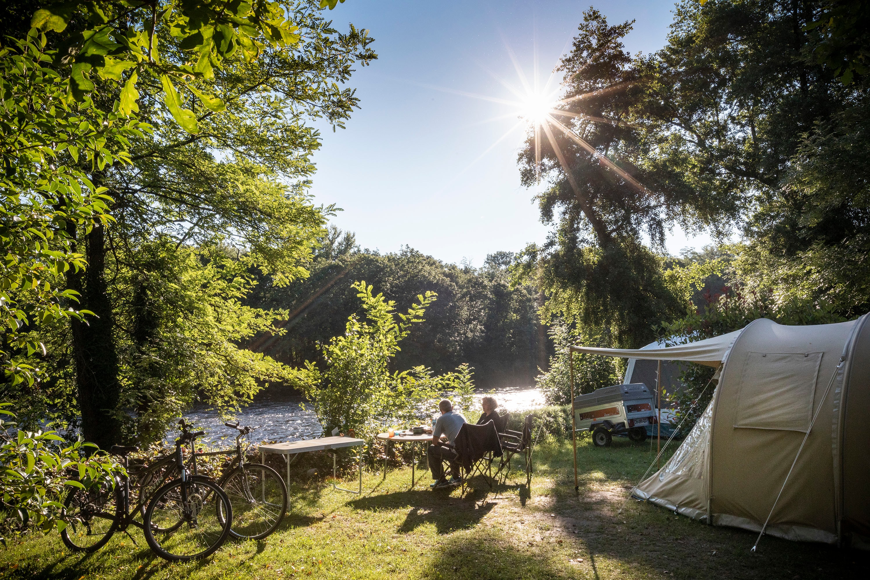 Camping Huttopia Beaulieu sur Dordogne | Reserveren bij Flickmyhouse
