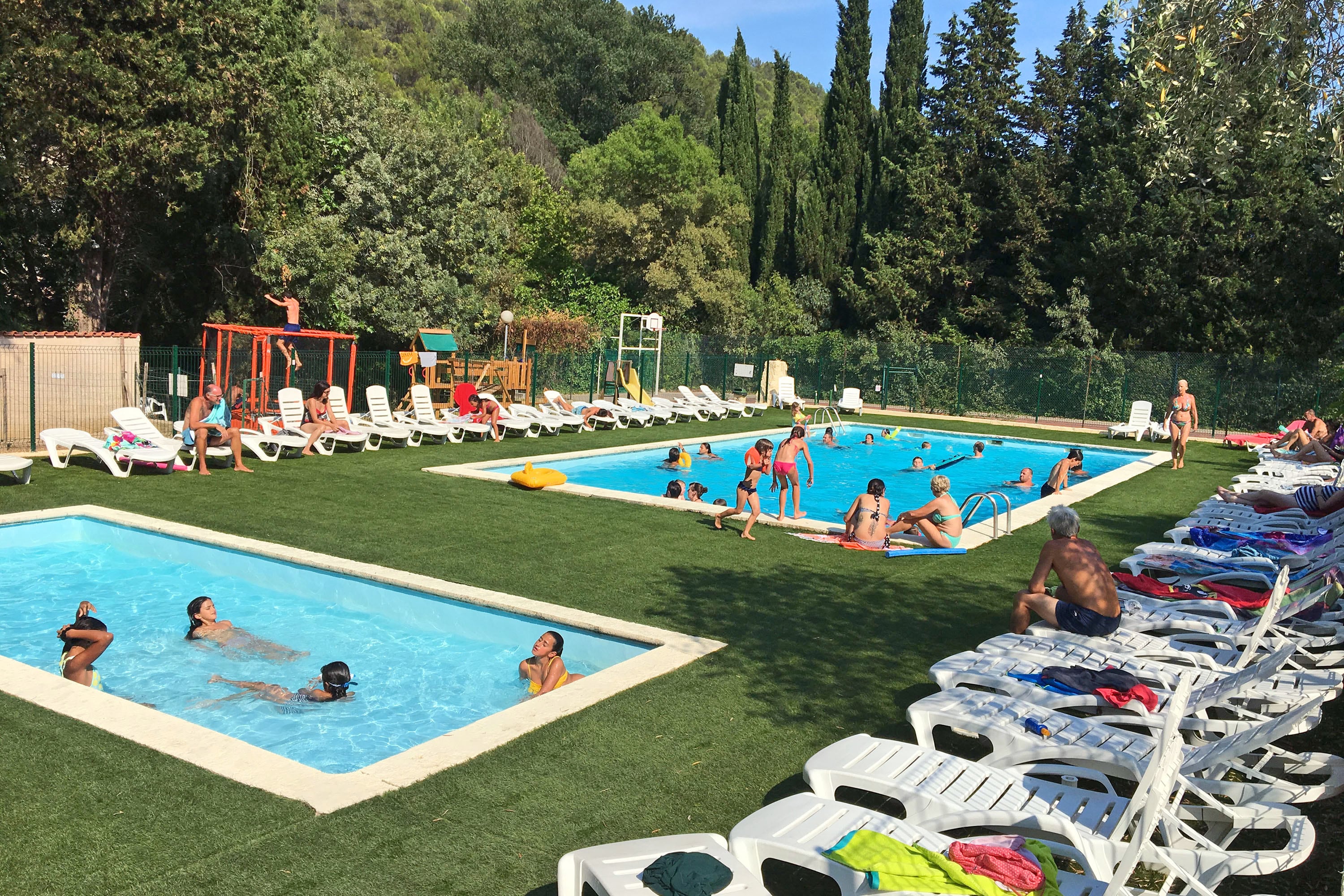 Flower Camping Les Tomasses | Reserveren bij Flickmyhouse