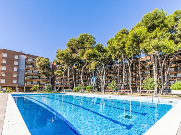 Els Pins Cyclamen | Boeken bij Flickmyhouse