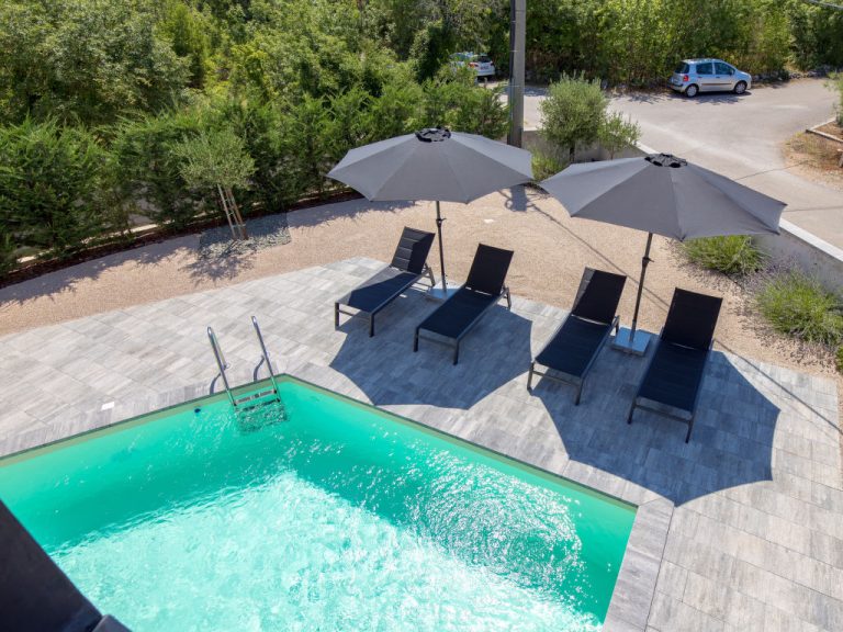 Villa Nika | Boeken bij Flickmyhouse