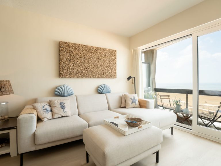 Pacific with parking and sea view | Boeken bij Flickmyhouse