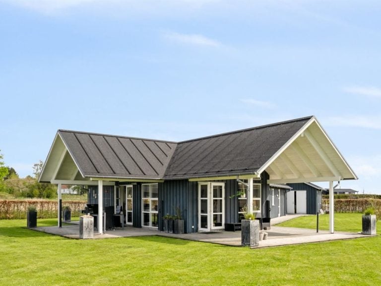 "Bernice" - 900m from the sea | Boeken bij Flickmyhouse