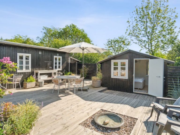 "Amitola" - 400m from the sea | Boeken bij Flickmyhouse