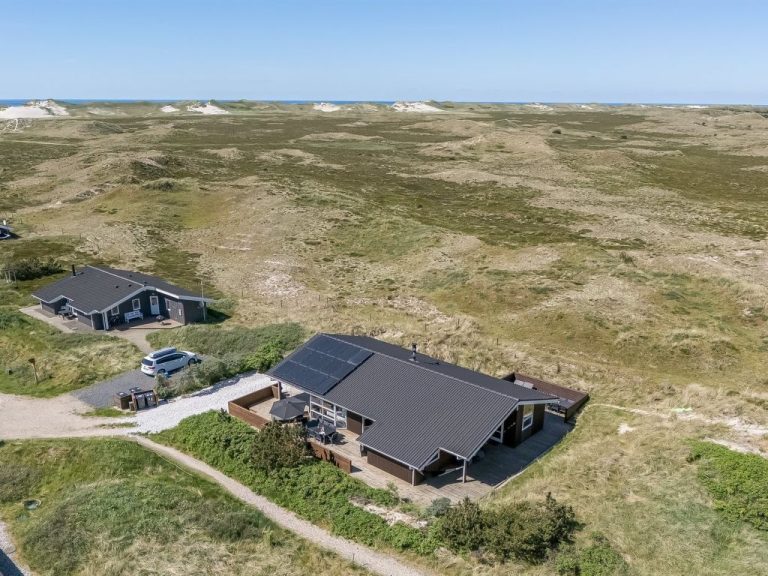 "Aurore" - 700m from the sea | Boeken bij Flickmyhouse