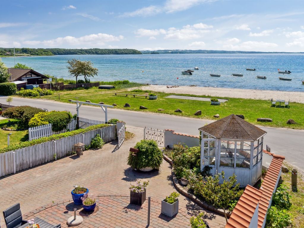 "Michel" - 25m from the sea | Boeken bij Flickmyhouse