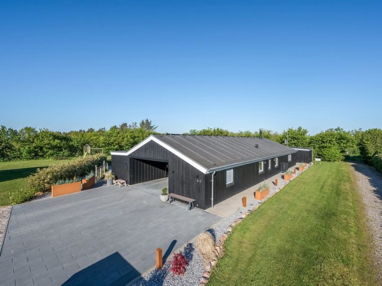 "Noreen" - 1.4km to the inlet | Boeken bij Flickmyhouse