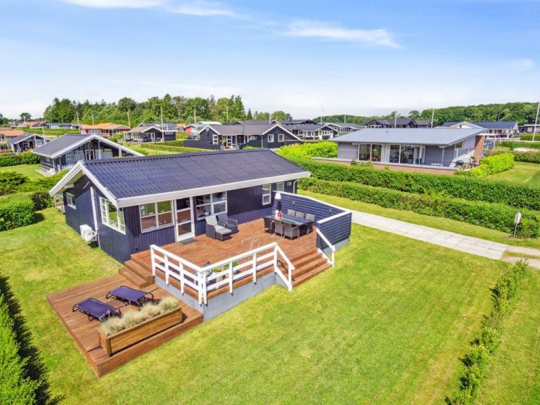 "Jolanta" - 275m from the sea | Boeken bij Flickmyhouse