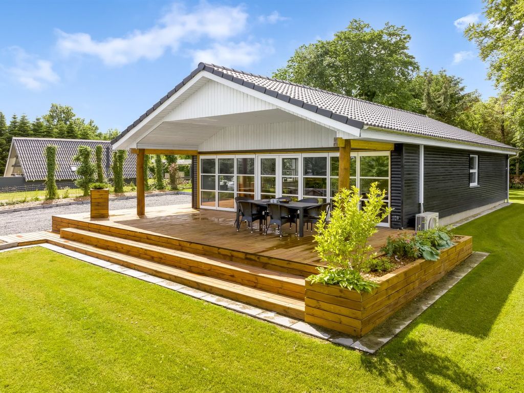 "Skip" - 300m to the inlet | Boeken bij Flickmyhouse