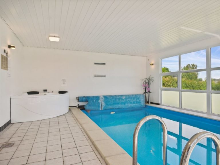 "Peder" - 950m from the sea | Boeken bij Flickmyhouse