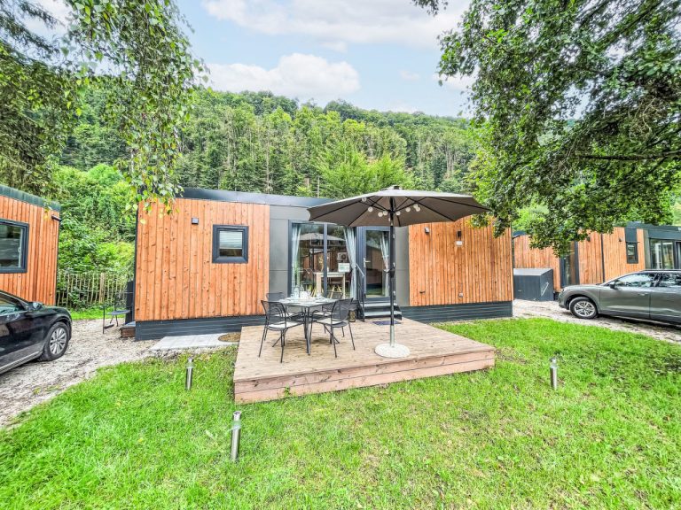 Tiny Haus SMALI | Boeken bij Flickmyhouse