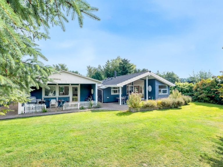 "Nashota" - 600m from the sea | Boeken bij Flickmyhouse