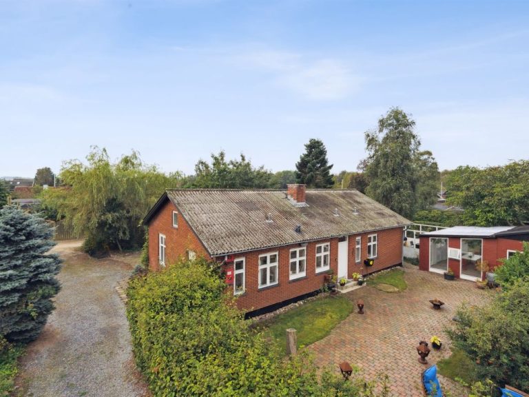 "Saja" - 550m from the sea | Boeken bij Flickmyhouse