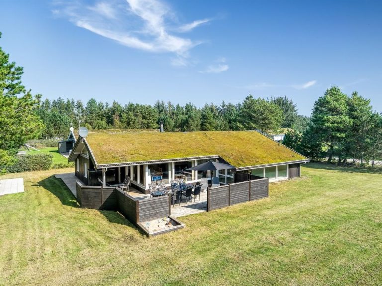 "Arild" - 900m from the sea | Boeken bij Flickmyhouse