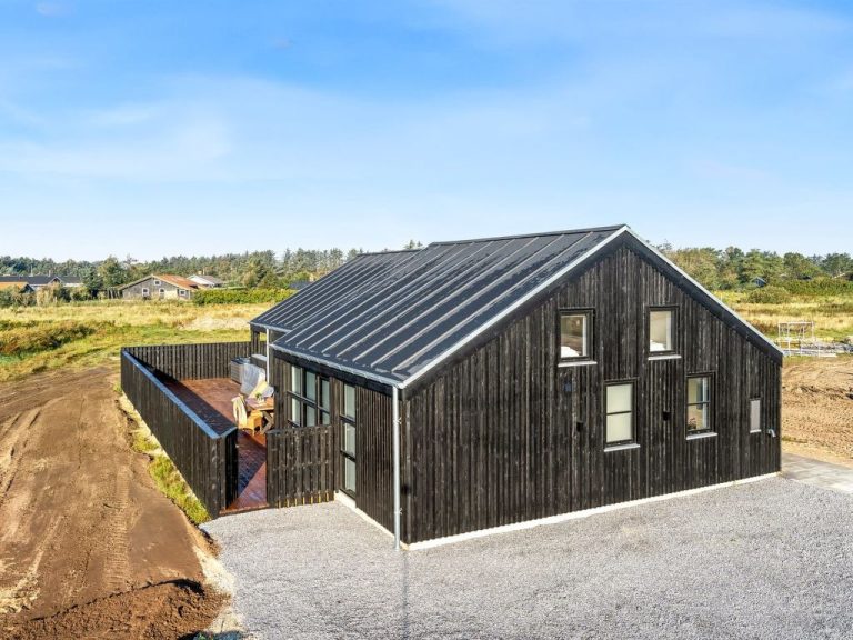 "Nelie" - 1.2km from the sea | Boeken bij Flickmyhouse