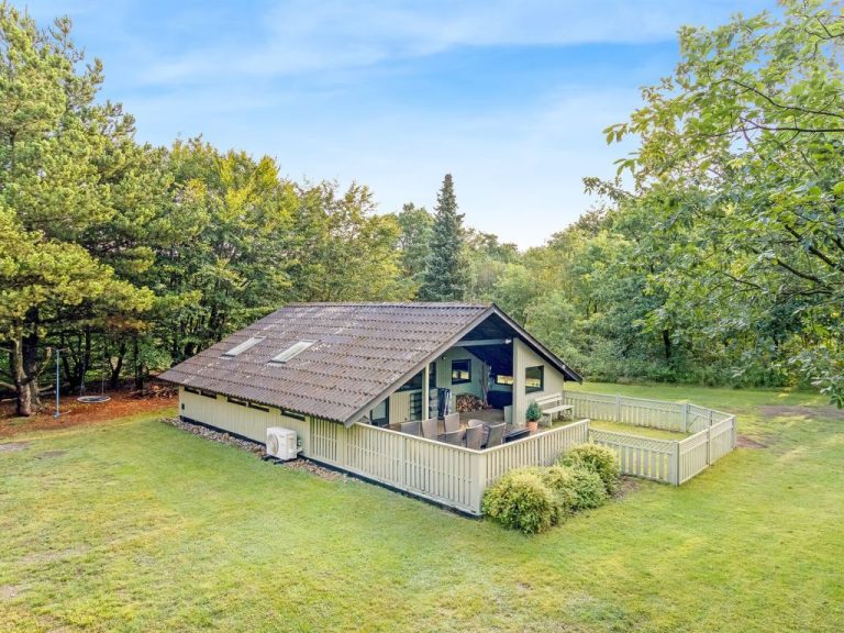 "Torhild" - 30km from the sea | Boeken bij Flickmyhouse