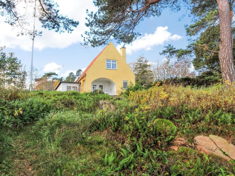 "Runa" - 75m from the sea | Boeken bij Flickmyhouse