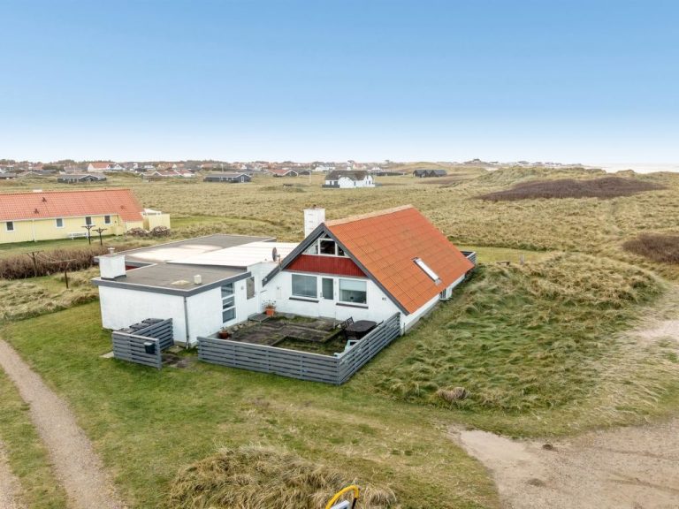 "Amina" - 50m from the sea | Boeken bij Flickmyhouse