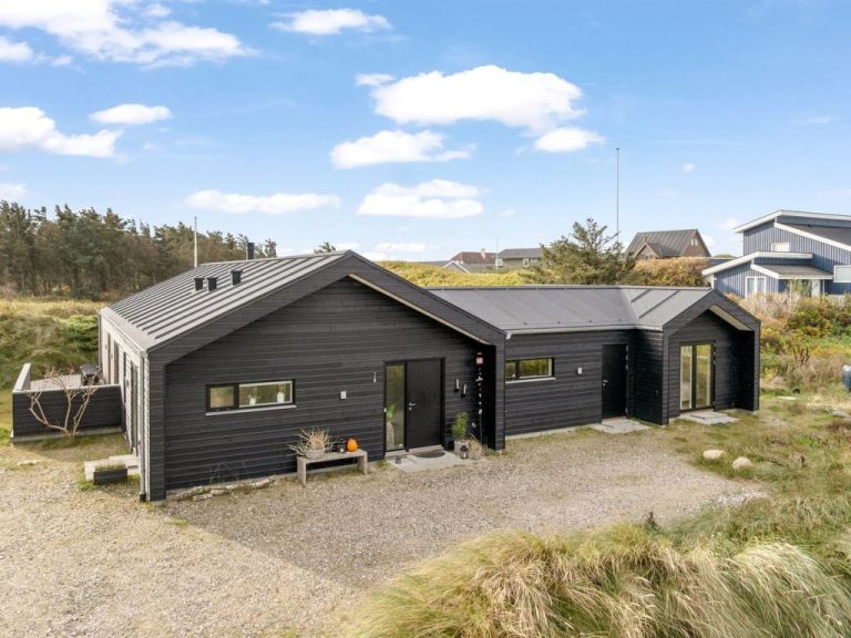 "Thorfin" - 300m from the sea | Boeken bij Flickmyhouse