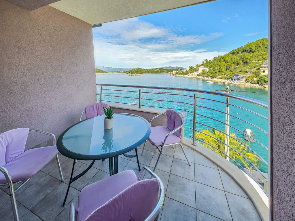 Jasmina | Boeken bij Flickmyhouse