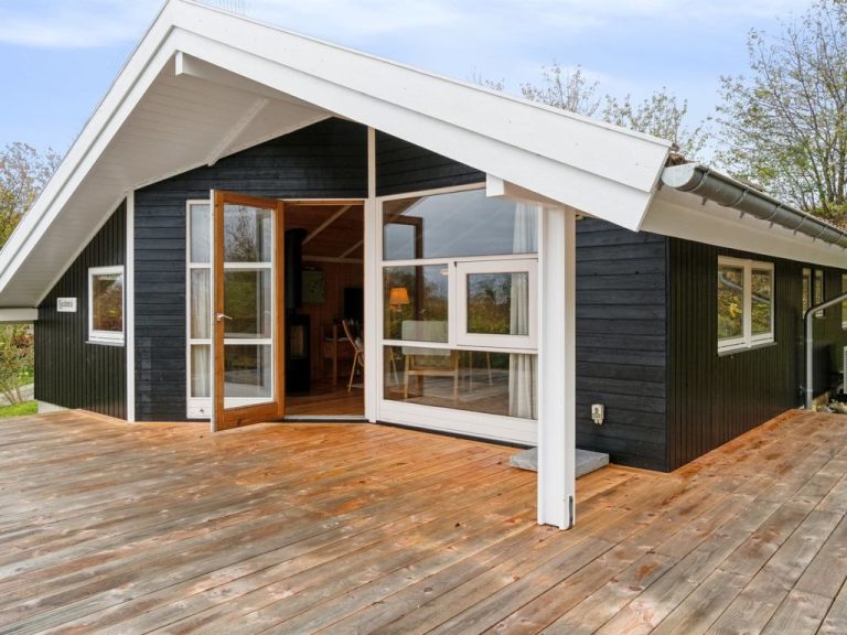 "Ågot" - 350m from the sea | Boeken bij Flickmyhouse