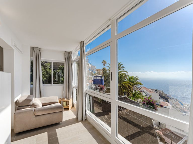 Famara | Boeken bij Flickmyhouse