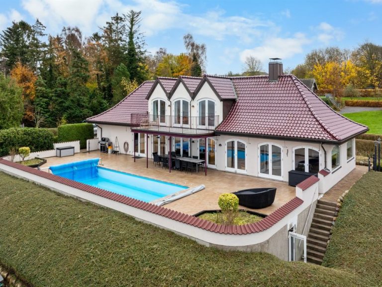 "Edgar" - 300m from the sea | Boeken bij Flickmyhouse