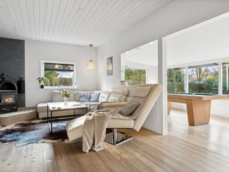 "Elemine" - 300m to the inlet | Boeken bij Flickmyhouse