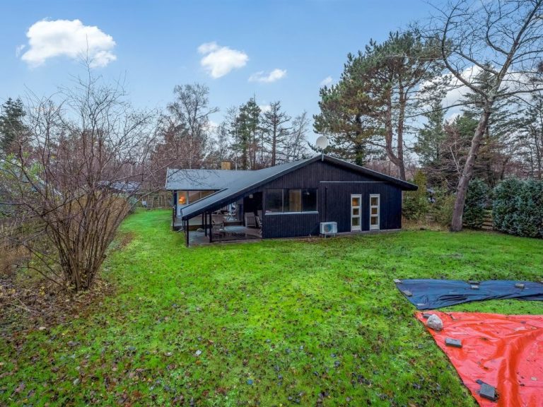 "Floora" - 20m from the sea | Boeken bij Flickmyhouse