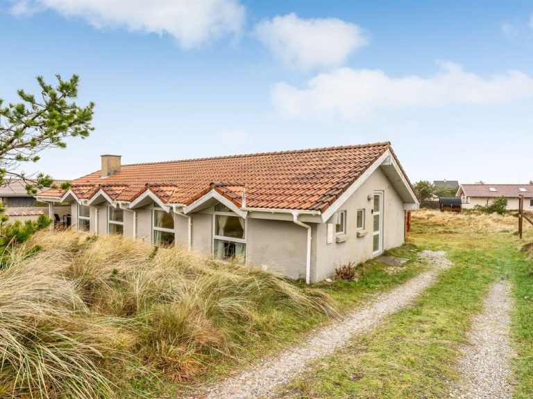 "Annemone" - 600m from the sea | Boeken bij Flickmyhouse