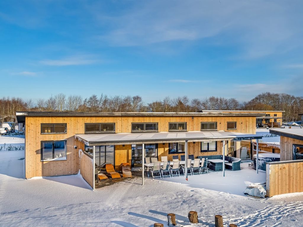 "Elevus" - from the sea | Boeken bij Flickmyhouse