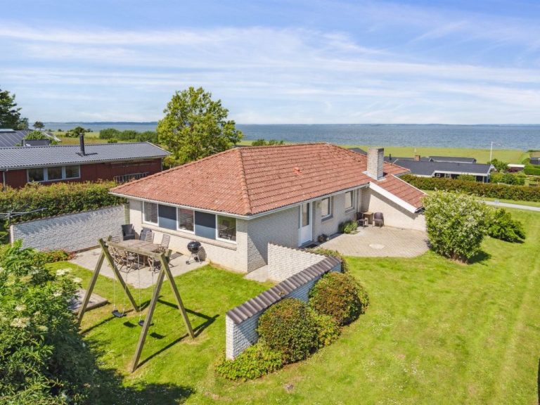 "Matthias" - 300m from the sea | Boeken bij Flickmyhouse