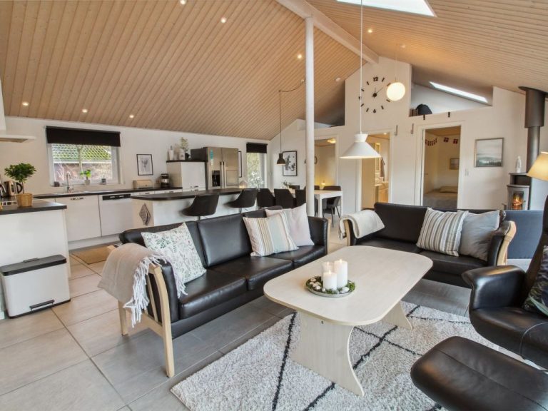 "Solvejg" - 30km from the sea | Boeken bij Flickmyhouse